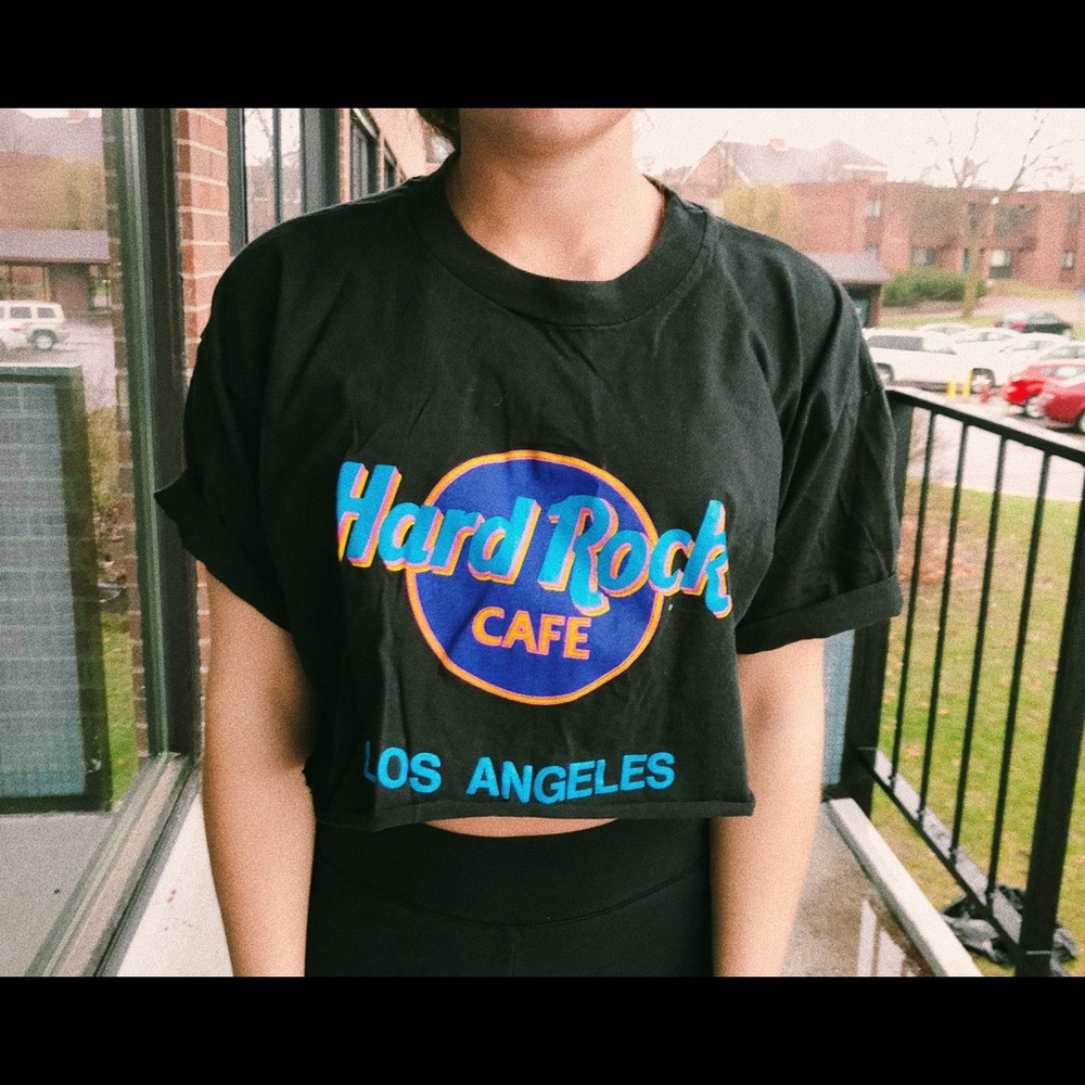 black hardrock cafe crop tee